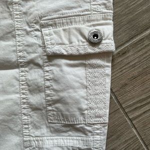 DRESS BARN SUMMER CAPRI PANTS WITH LACE DETAIL